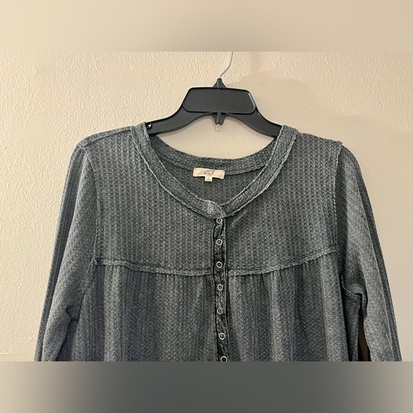 Easel Boho Gray Long Sleeve Tunic - Picture 6 of 8